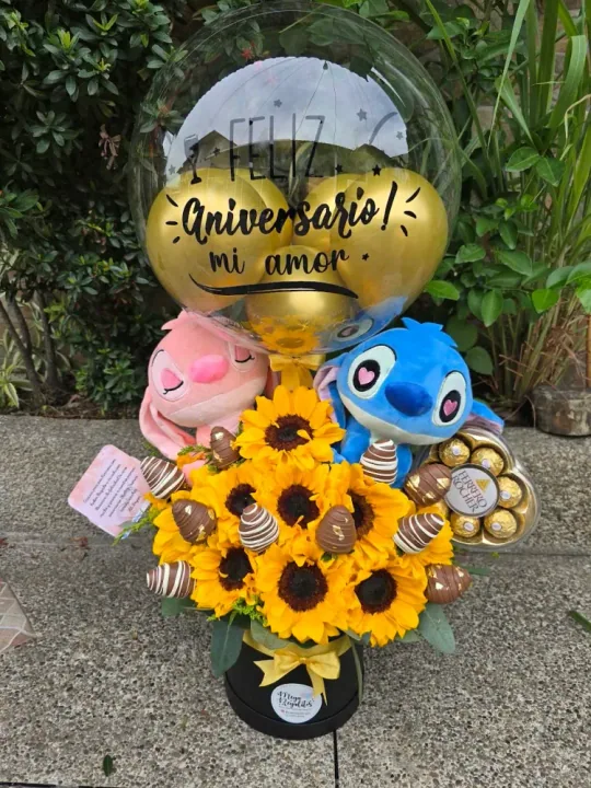 Girasoles con Pareja de stitch Fresas y Chocolates — 2