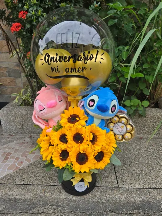 Girasoles con Pareja de stitch y chocolates — 3
