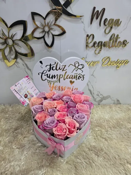 Box Corazón de rosas con fondo personalizado — 2