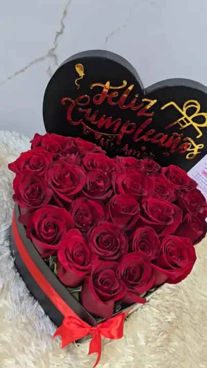 Box Corazón de rosas con fondo personalizado miniatura 3