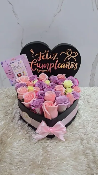 Box Corazón de rosas con fondo personalizado miniatura 4