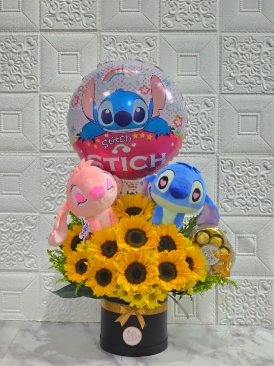 Girasoles con Pareja de stitch y chocolates — 4
