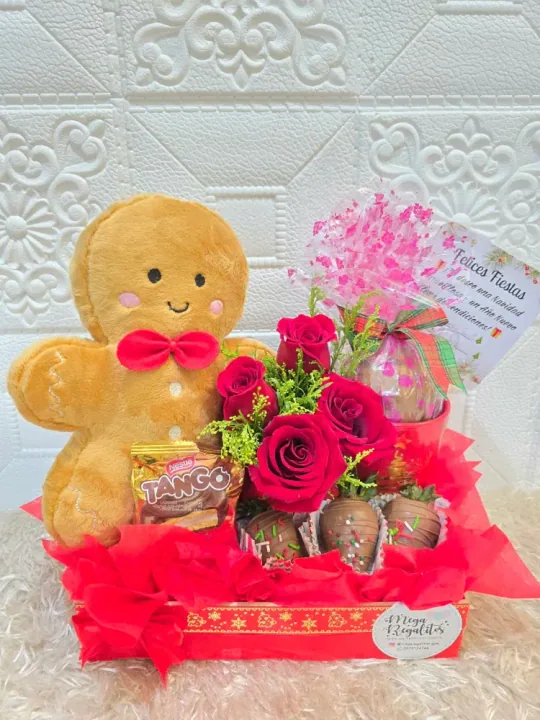 Regalo de navidad con fresas y peluche — 2