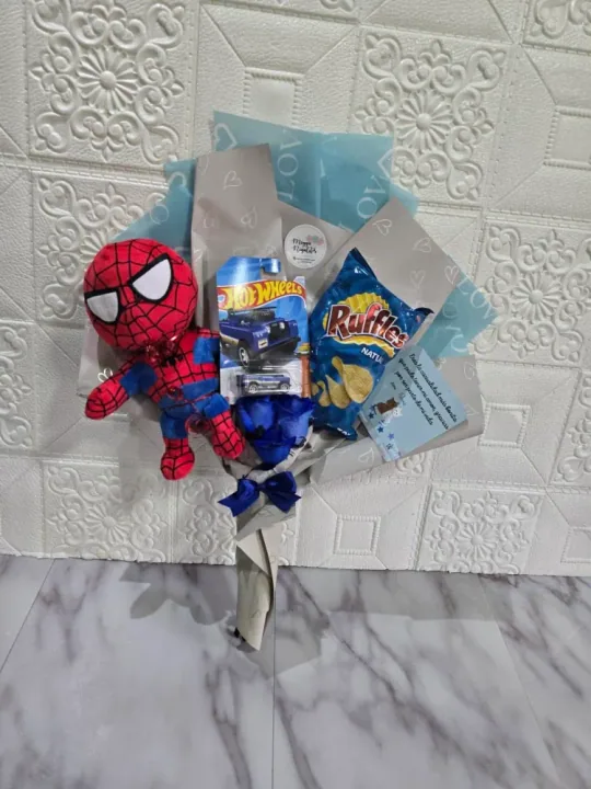 Ramo rosas azules Hotwheels con peluche — 2