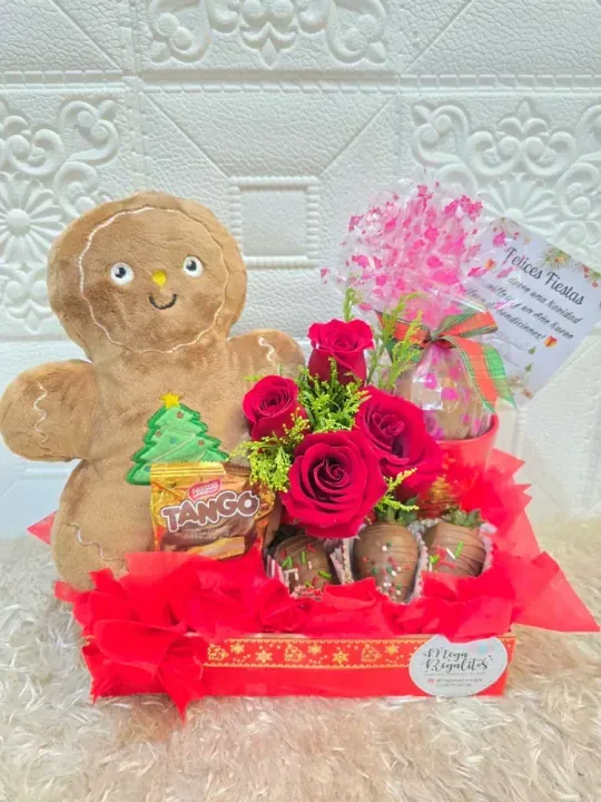 Regalo de navidad con fresas y peluche — 1