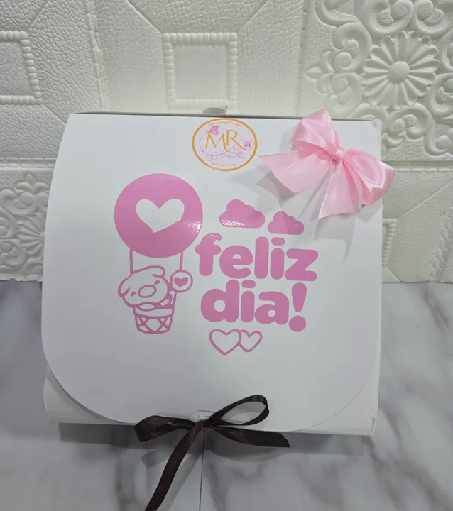 Set Hello Kitty con fotos y dulces — 2